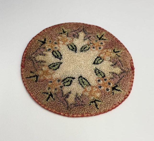 Round Hooked Rug in Light Rose - Image 2